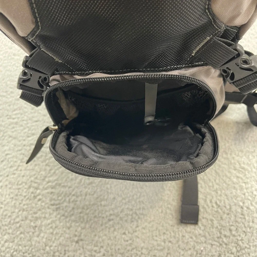 CamelBak Chaos‎ Black Grey Hydration Pack Backpack w/ 2L Bladder Hydrate or Die